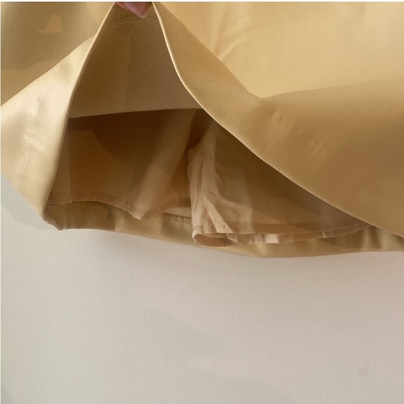 Abercrombie & Fitch Buttery Yellow Vegan Leather Skort - Picture 4 of 5